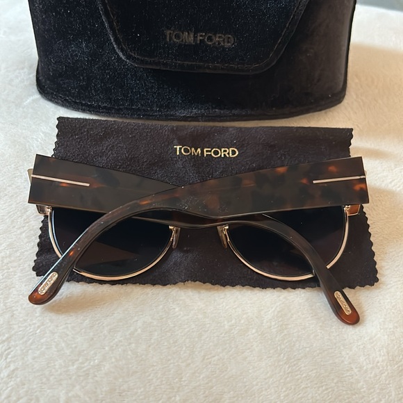 Tomford sunglasses with case - Picture 2 of 3